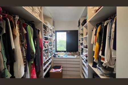 Apartamento à venda com 90m², 3 quartos e 2 vagas Apartamento à venda com 90m², 3 quartos e 2 vagasQuarto / closet