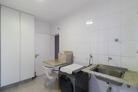 Casa de condomínio à venda com 365m², 4 quartos e 2 vagasÁrea de serviço