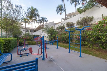 Casa de condomínio à venda com 365m², 4 quartos e 2 vagasÁrea comum - Espaçod e alongamento