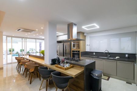 Casa de condomínio à venda com 365m², 4 quartos e 2 vagasCozinha