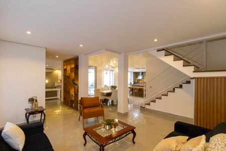 Casa de condomínio à venda com 365m², 4 quartos e 2 vagasSala de Estar