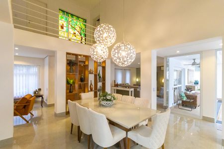 Casa de condomínio à venda com 365m², 4 quartos e 2 vagasSala de jantar
