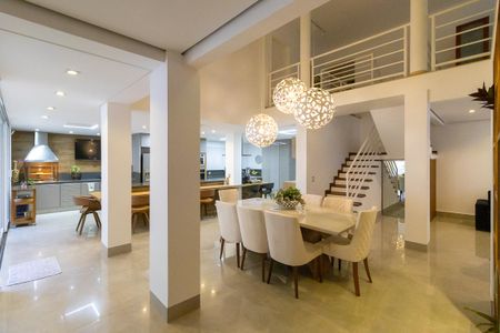 Casa de condomínio à venda com 365m², 4 quartos e 2 vagasSala de jantar 