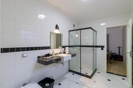 Casa de condomínio à venda com 365m², 4 quartos e 2 vagasBanheiro da suíte americana