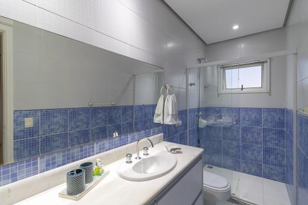 Casa de condomínio à venda com 365m², 4 quartos e 2 vagasBanheiro da suíte 2