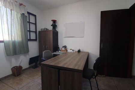 Casa à venda com 301m², 2 quartos e 4 vagasQuarto 2