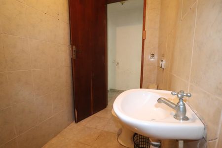 Casa à venda com 301m², 2 quartos e 4 vagasCasa 2 Banheiro 