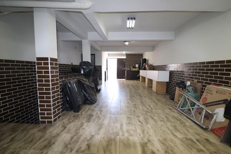 Casa à venda com 301m², 2 quartos e 4 vagasGaragem