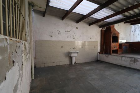 Casa à venda com 301m², 2 quartos e 4 vagasQuintal