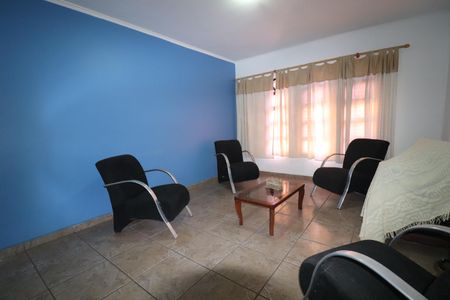 Casa à venda com 301m², 2 quartos e 4 vagasSala