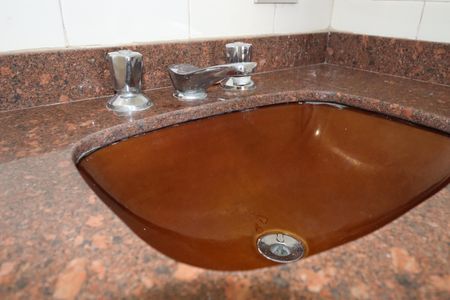 Casa à venda com 301m², 2 quartos e 4 vagasBanheiro Quarto 1 suíte