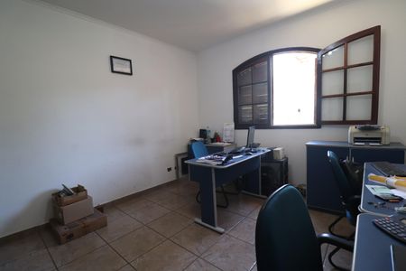 Casa à venda com 301m², 2 quartos e 4 vagasQuarto 1 suíte