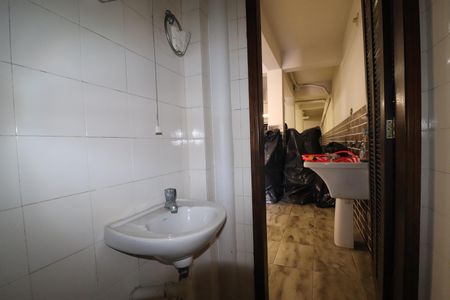 Casa à venda com 301m², 2 quartos e 4 vagasLavabo