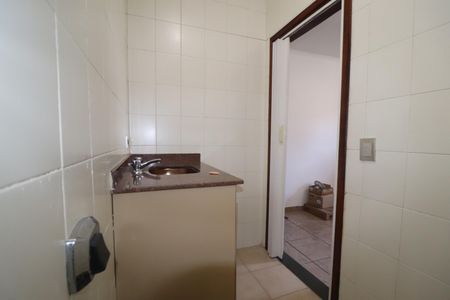 Casa à venda com 301m², 2 quartos e 4 vagasBanheiro Quarto 1 suíte