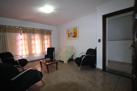 Casa à venda com 301m², 2 quartos e 4 vagasSala