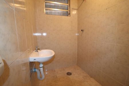 Casa à venda com 301m², 2 quartos e 4 vagasCasa 2 Banheiro 