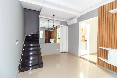 Casa de condomínio à venda com 65m², 2 quartos e 1 vaga Casa de condomínio à venda com 65m², 2 quartos e 1 vagaSala