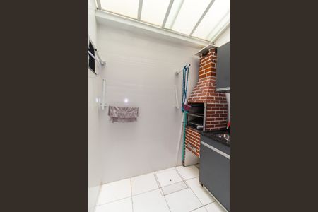 Casa de condomínio à venda com 65m², 2 quartos e 1 vaga Casa de condomínio à venda com 65m², 2 quartos e 1 vagaÁrea de serviço e Churrasqueira