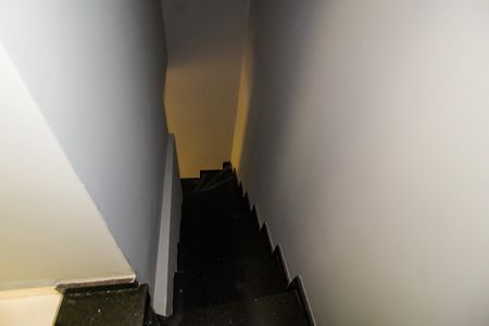 Casa de condomínio à venda com 65m², 2 quartos e 1 vaga Casa de condomínio à venda com 65m², 2 quartos e 1 vagaEscada