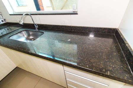 Casa de condomínio à venda com 65m², 2 quartos e 1 vaga Casa de condomínio à venda com 65m², 2 quartos e 1 vagaCozinha