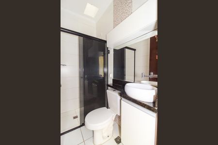 Casa de condomínio à venda com 65m², 2 quartos e 1 vaga Casa de condomínio à venda com 65m², 2 quartos e 1 vagaBanheiro