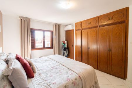 Casa à venda com 332m², 4 quartos e 4 vagas Casa à venda com 332m², 4 quartos e 4 vagasSuíte 2