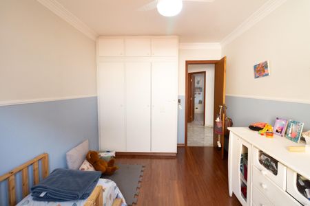 Casa à venda com 332m², 4 quartos e 4 vagas Casa à venda com 332m², 4 quartos e 4 vagasQuarto 2