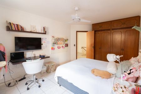 Casa à venda com 332m², 4 quartos e 4 vagas Casa à venda com 332m², 4 quartos e 4 vagasSuíte 1