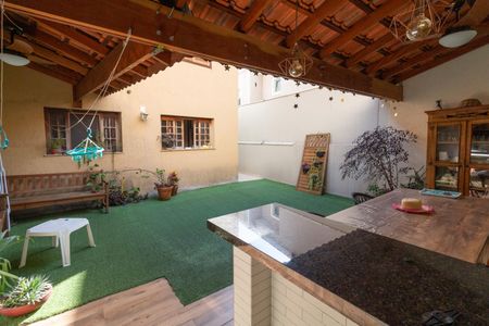 Casa à venda com 332m², 4 quartos e 4 vagas Casa à venda com 332m², 4 quartos e 4 vagasÁrea de lazer