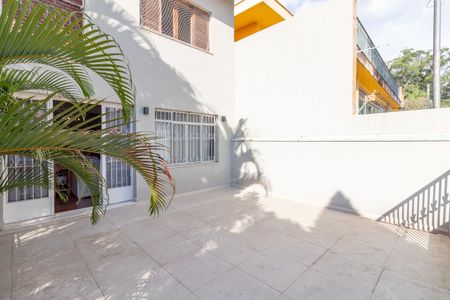 Casa à venda com 332m², 4 quartos e 4 vagas Casa à venda com 332m², 4 quartos e 4 vagasVaranda da Sala