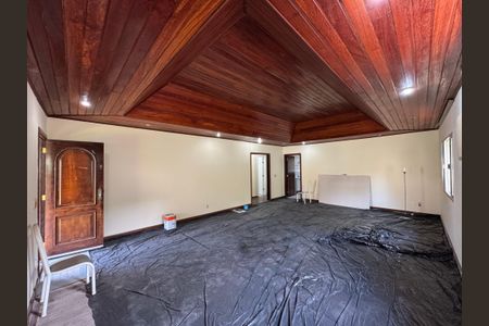 Casa de condomínio à venda com 190m², 3 quartos e 2 vagasSala