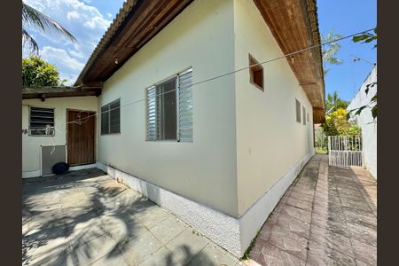 Casa de condomínio à venda com 190m², 3 quartos e 2 vagasÁrea externa