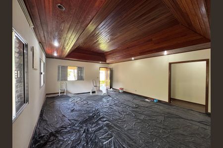 Casa de condomínio à venda com 190m², 3 quartos e 2 vagasSala