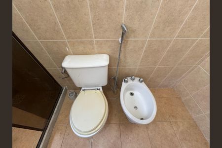 Casa de condomínio à venda com 190m², 3 quartos e 2 vagasSuíte - Banheiro