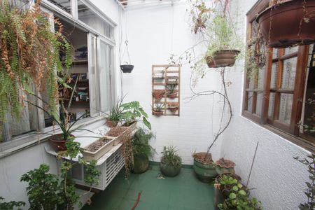 Casa à venda com 564m², 4 quartos e 3 vagas Casa à venda com 564m², 4 quartos e 3 vagasJardim de Primavera