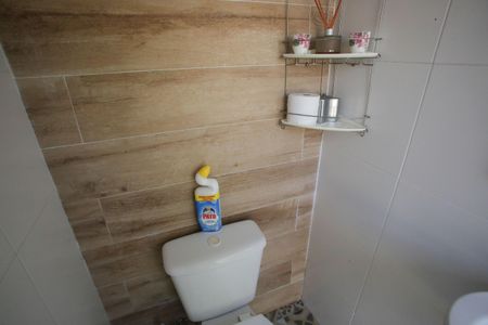 Casa à venda com 564m², 4 quartos e 3 vagas Casa à venda com 564m², 4 quartos e 3 vagasBanheiro da Piscina