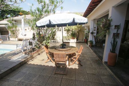 Casa à venda com 564m², 4 quartos e 3 vagas Casa à venda com 564m², 4 quartos e 3 vagasÁrea da Piscina