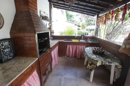 Casa à venda com 564m², 4 quartos e 3 vagas Casa à venda com 564m², 4 quartos e 3 vagasÁrea Gourmet - Churrasqueira