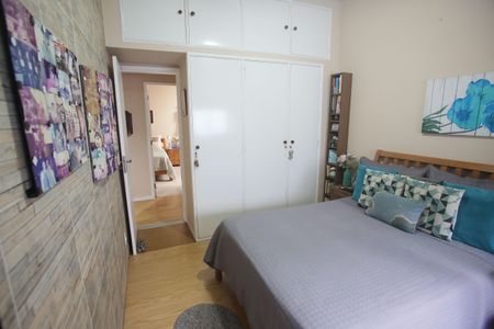 Casa à venda com 564m², 4 quartos e 3 vagas Casa à venda com 564m², 4 quartos e 3 vagasSuíte 1