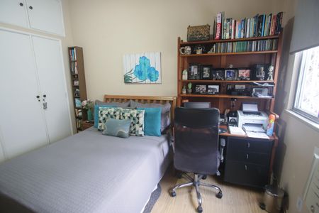 Casa à venda com 564m², 4 quartos e 3 vagas Casa à venda com 564m², 4 quartos e 3 vagasSuíte 1