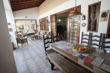 Casa à venda com 564m², 4 quartos e 3 vagas Casa à venda com 564m², 4 quartos e 3 vagasÁrea Gourmet