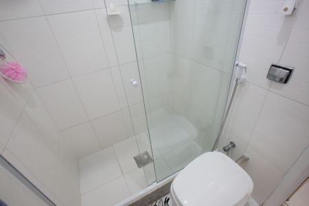 Casa à venda com 564m², 4 quartos e 3 vagas Casa à venda com 564m², 4 quartos e 3 vagasBanheiro da Suíte 2