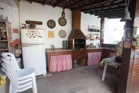 Casa à venda com 564m², 4 quartos e 3 vagas Casa à venda com 564m², 4 quartos e 3 vagasÁrea Gourmet - Churrasqueira