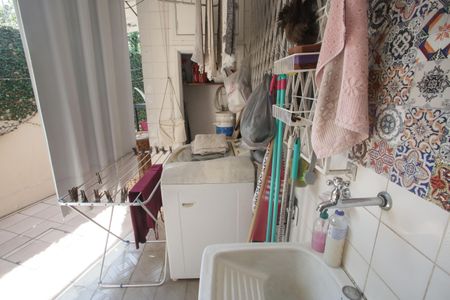 Casa à venda com 564m², 4 quartos e 3 vagas Casa à venda com 564m², 4 quartos e 3 vagasÁrea de Serviço