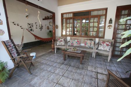 Casa à venda com 564m², 4 quartos e 3 vagas Casa à venda com 564m², 4 quartos e 3 vagasÁrea Gourmet