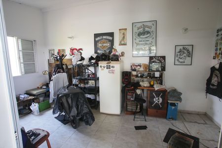 Casa à venda com 564m², 4 quartos e 3 vagas Casa à venda com 564m², 4 quartos e 3 vagasDepósito