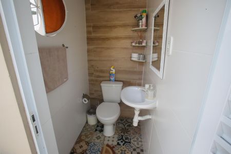 Casa à venda com 564m², 4 quartos e 3 vagas Casa à venda com 564m², 4 quartos e 3 vagasBanheiro da Piscina