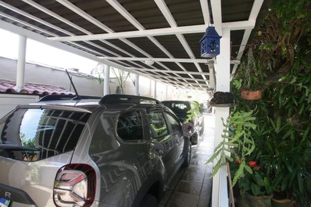 Casa à venda com 564m², 4 quartos e 3 vagas Casa à venda com 564m², 4 quartos e 3 vagasGaragem