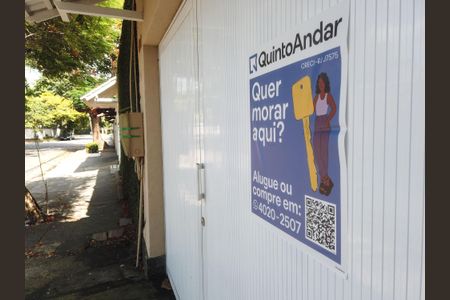 Casa à venda com 564m², 4 quartos e 3 vagas Casa à venda com 564m², 4 quartos e 3 vagasPlaca