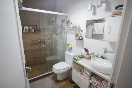 Casa à venda com 564m², 4 quartos e 3 vagas Casa à venda com 564m², 4 quartos e 3 vagasBanheiro Social